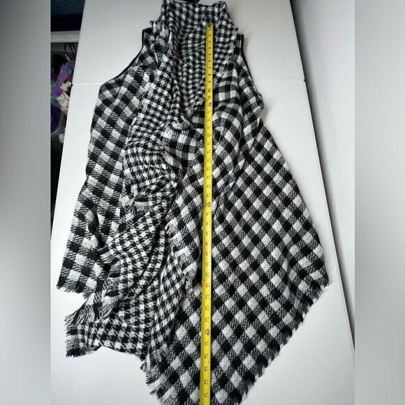 Styline BLACK WHITE REVERSIBLE PLAID VEST KIMONO One size - Picture 12 of 16